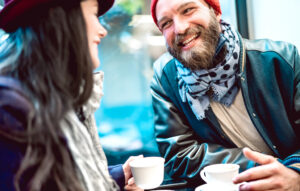 Wie kann ich Frauen kennenlernen? 12 Tipps für eine authentische und erfolgreiche Ansprache